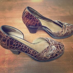 Schuler & Sons Philadelphia Brown Snakeskin Pumps